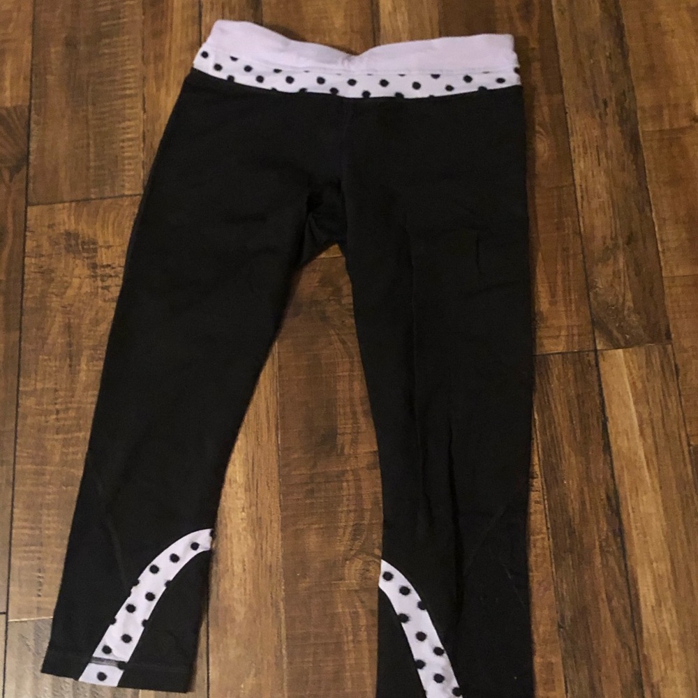 Lululemon size 8 crops